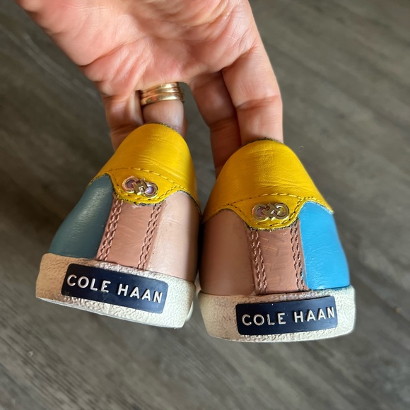 Unique Cole Haan leather Sneaker with Paw Prints. Women’s size 8 - Picture 6 of 13